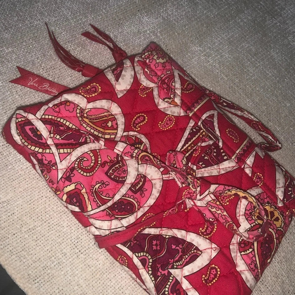 All wrapped up Vera Bradley Rosie posey retired print jewelry bag - Picture 2 of 3